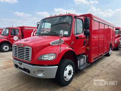 2017 Freightliner M2 4x2 10 Bay Ciężarówka do przewozu napojów