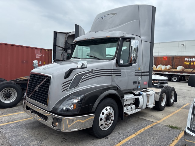 2015 Volvo VNL 300 6x4 T/A Day Cab Truck Tractor