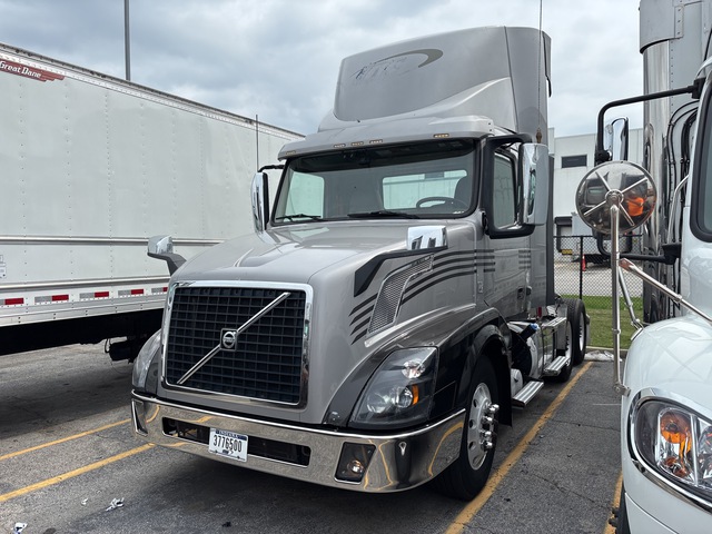 2015 Volvo VNL 300 6x4 T/A Day Cab Truck Tractor