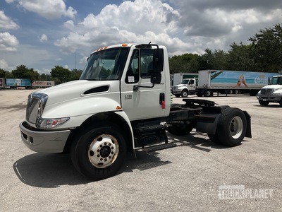 2007 International 4300 4x2 S/A Day Cab Truck Tractor