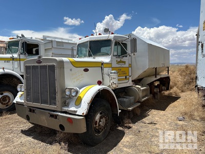 Peterbilt 359 6x4 Camion cisterna de agua (Inoperable)
