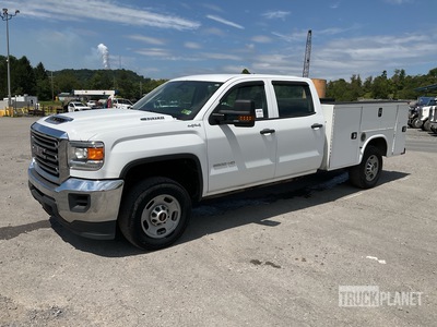 2018 GMC 2500HD 4x4 Crew Cab Utility Truck