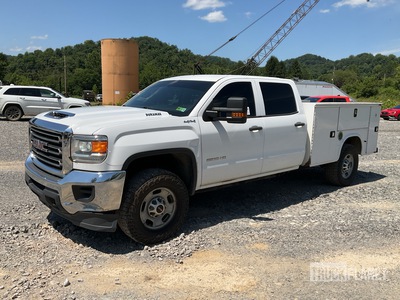 2018 GMC Sierra 2500HD 4x4 Crew Cab Utility Truck