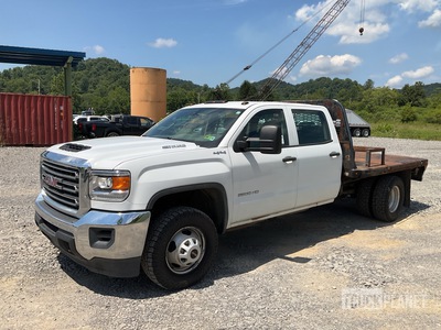 2017 GMC 3500HD 4x4 Crew Cab Flatbed Truck