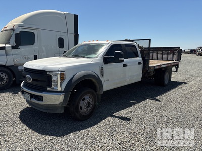 2018 Ford F-550 XL 4x4 Crew Cab شاحنة مسطحة