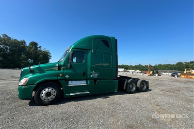 2013 Freightliner Cascadia 125 6x4 Cabeza Tractora Cabina Dormitorio