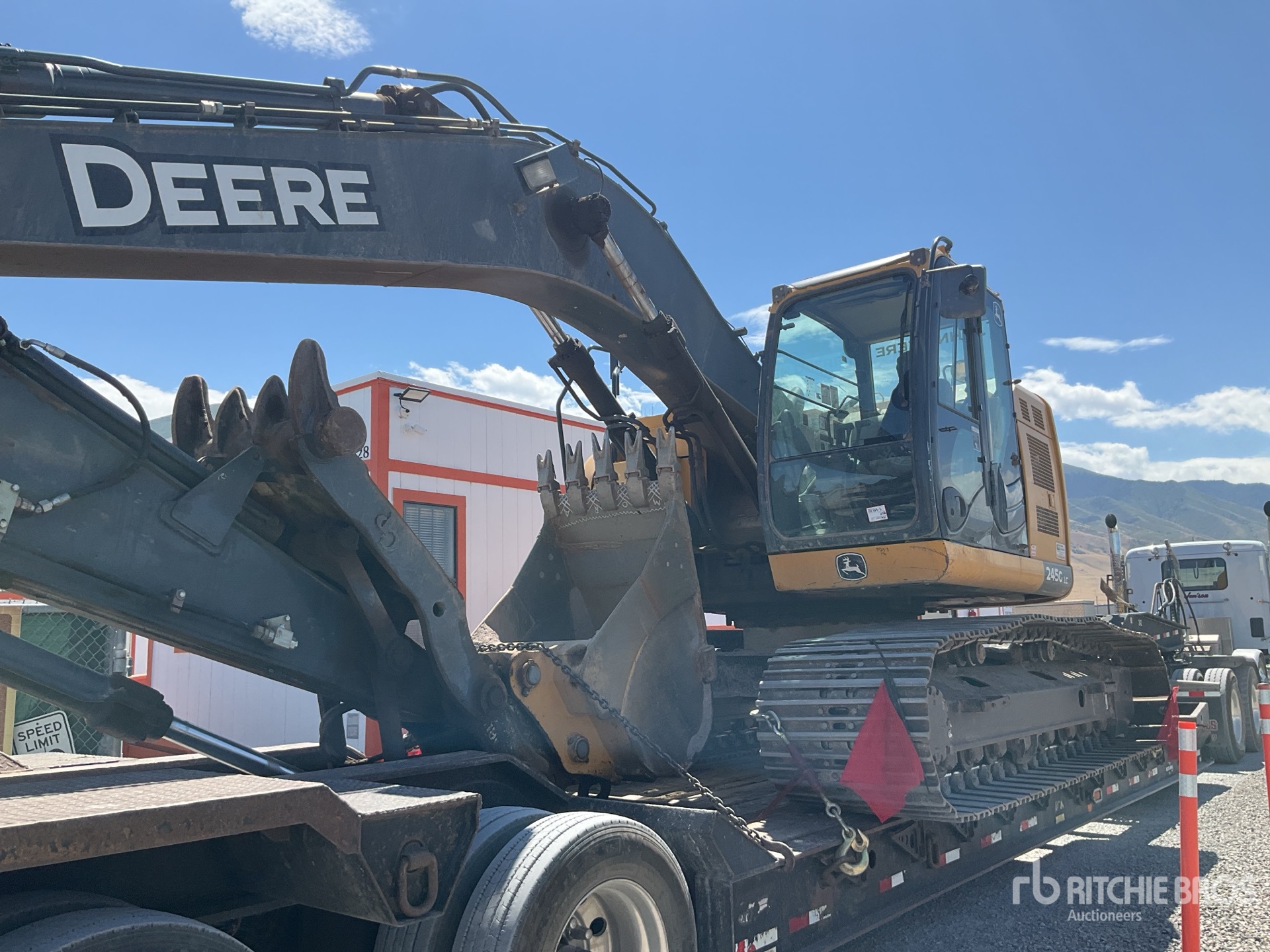 2015 John Deere 245G Tracked Excavator
