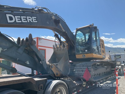 2015 John Deere 245G Tracked Excavator