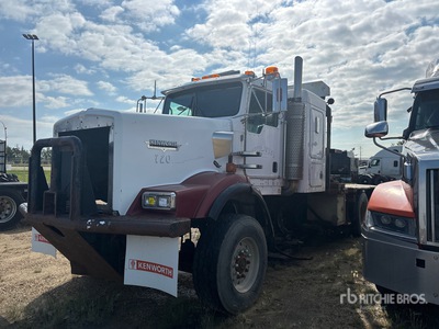 2006 Kenworth C500 8x6 Sleeper Winch Truck (Inoperable)