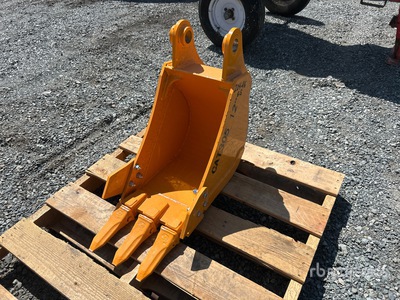 12 in Digging Excavator Bucket - Fits Cat 305 (Unused)