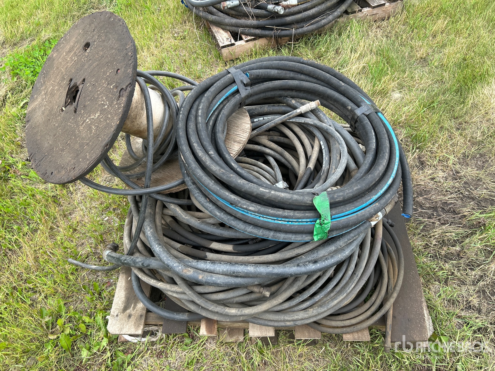 Quantity of Hydraulic Hoses