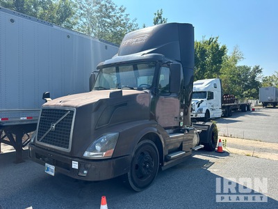 2015 Volvo VNL 4x2 S/A Day Cab Truck Tractor