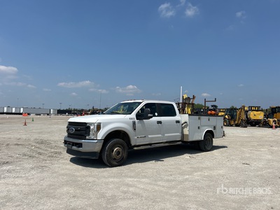 2019 Ford F-350 XL 4x4 Crew Cab Service Truck