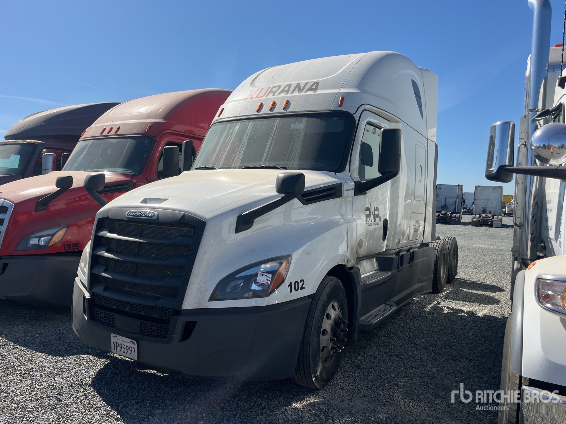2020 Freightliner Cascadia 126 6x4 T/A Sleeper Truck Tractor