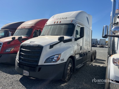 2020 Freightliner Cascadia 126 6x4 T/A Sleeper Truck Tractor