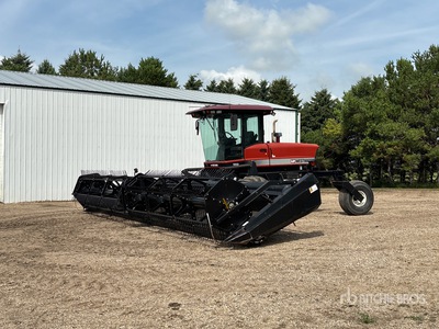 2005 Westward 9352I 30 ft Swather Windrower