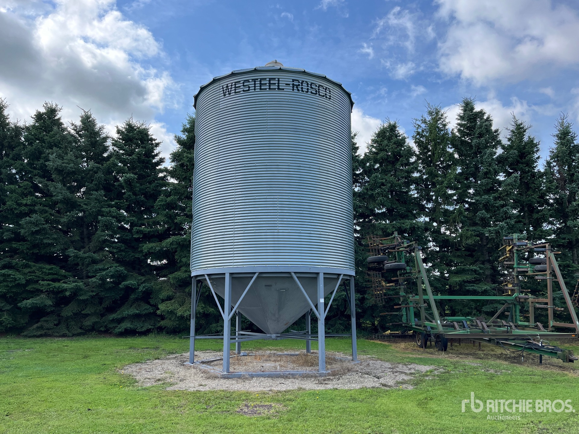 Westeel-Rosco +/- 2200 bu 6 Ring Hopper Grain Bin