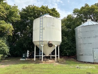 Bader +/- 45 ton Fertilizer Hopper Grain Bin