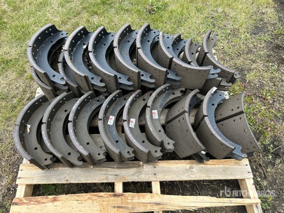 Quantity of (24) Break Shoes بنود متنوعة - قطع المعدات (Unused) - Fits Super B