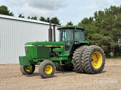 1982 John Deere 4840 2WD Tractor Agrícola