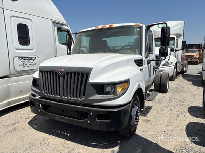 2013 International Terrastar SFA 4x2 を見 Cab and Chassis