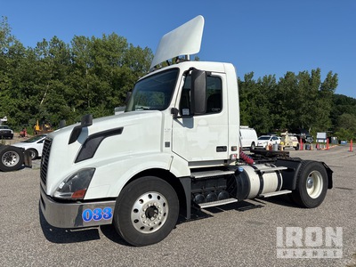 2016 Volvo VNL 4x2 S/A Day Cab Truck Tractor
