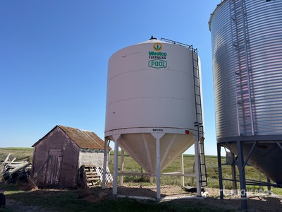 Westeel +/- 2500 bu 3 Ring Smooth Wall Hopper Grain Bin