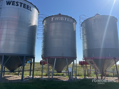 Twister +/- 2450 bu 5 Ring Hopper Grain Bin