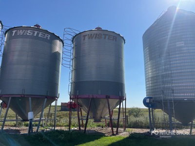 Twister +/- 2250 bu 5 Ring Hopper Grain Bin