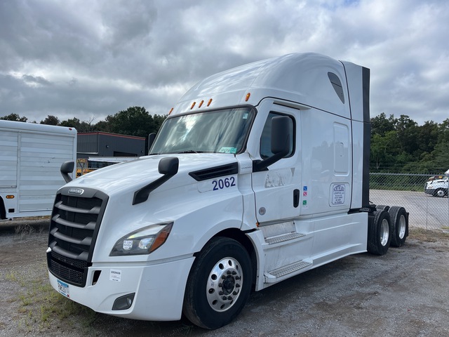 2023 Freightliner Cascadia 126 6x4 T/A Sleeper Truck Tractor