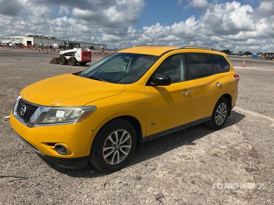 2014 Nissan Pathfinder 4x4 Hybrid SUV