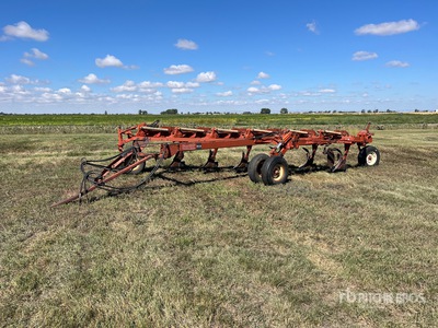 Melroe 903 6 Bottom Breaking Plow