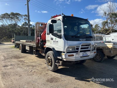 2015 Fassi F110 on 2004 Isuzu FVR900 4x2 Camion à plate-forme avec grue