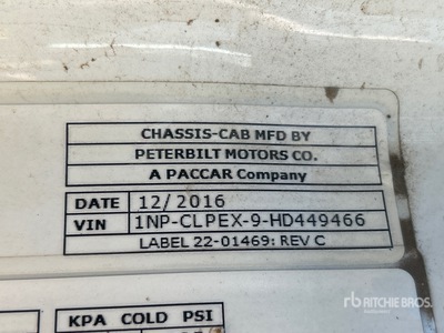 2017 Peterbilt 567 14x4 شاحنة قلابة -خمس محاور