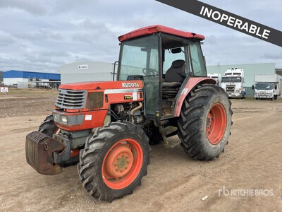 Kubota M8200 4WD Tractor Agrícola (Inoperable)
