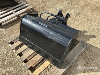 2025 GIYI GY-D5T 34 in Tilting Excavator Bucket - Fits Cat (Unused)