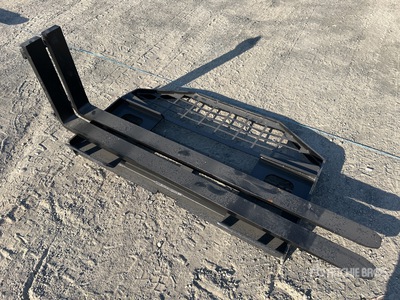 GIYI GY-DHC 1500 mm Skid Steer Forks (Unused)