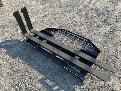 GIYI GY-DHC 1500 mm Skid Steer Forks (Unused)