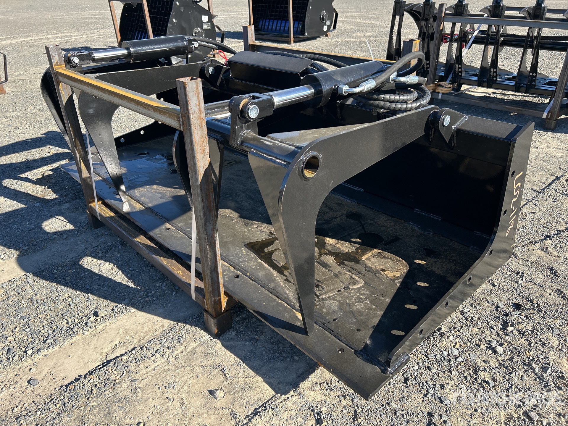 2025 GIYI GY-X PG44C 1800 mm Skid Steer Grapple (Unused)