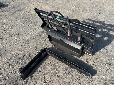 2025 GIYI GY-CYHC 760 mm Mini Skid Steer Forks (Unused)