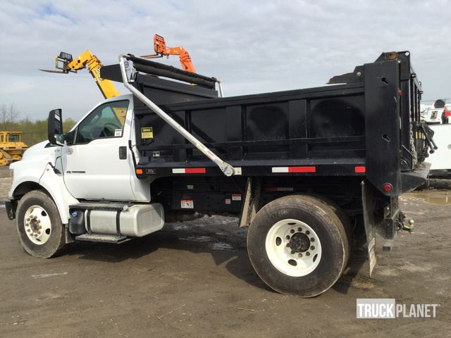 2017 Ford F-650 Super Duty S/A Dump Truck in Burgettstown