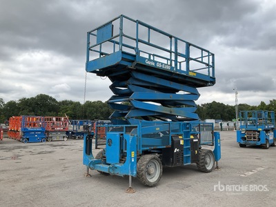 2014 Genie GS-5390 4x4 Diesel Scissor Lift