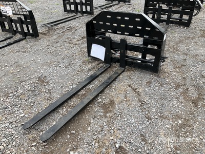 2025 GIYI SF60 60 in Horquillas con Desplazamiento Lateral para Minicargador (Sin Usar) / Side Shift Forks - Fits Skid Steer Loader (Unused)