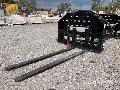 2025 GIYI SF60 60 in Horquillas con Desplazamiento Lateral para Minicargador (Sin Usar) / Side Shift Forks スキッドステア付属部品 - Fits Skid Steer Loader (Unused)