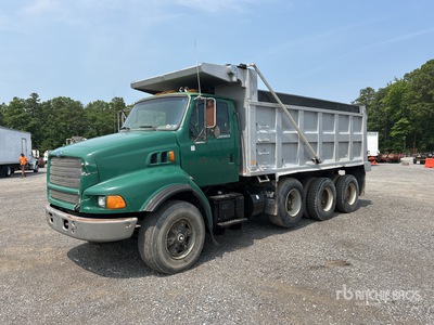 1997 Ford LT9513 8x4 Tri/A Dump Truck