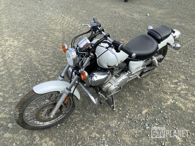 2014 Yamaha XV250 V Star 250 Bike