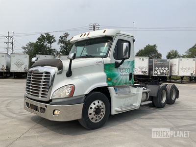 2016 Freightliner Cascadia 125 6x4 T/A Day Cab Truck Tractor