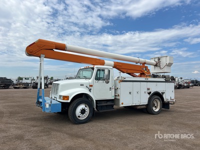Altec AA-600 50 ft on 2000 International 4900 4x2 Bucket Truck