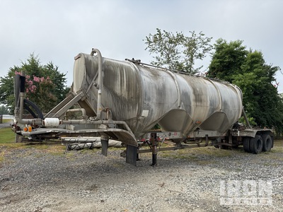 1999 Heil Pneumatic Bulk Trailer