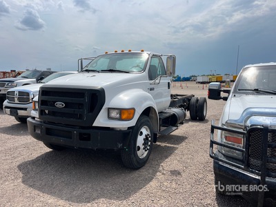 2005 Ford F-750 4x2 Cabina y chasis